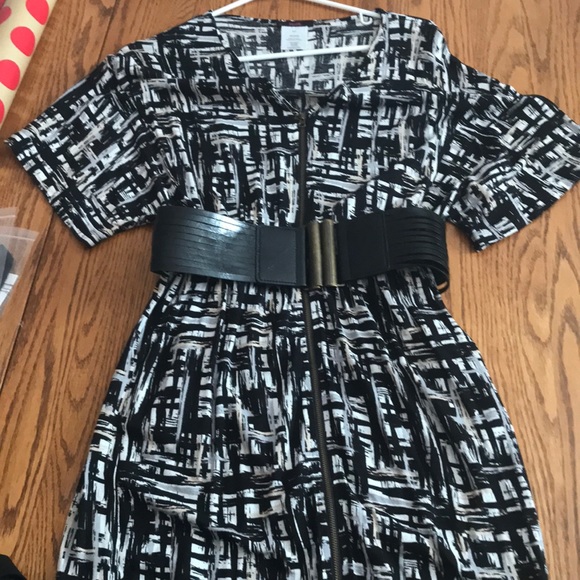 Dress - Picture 3 of 4